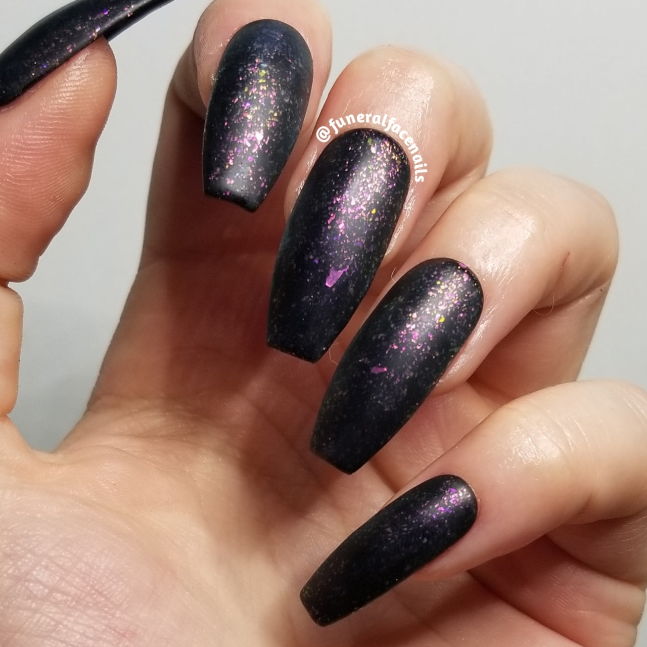 Soak_Off_Gel_Madam_Glam_Purple_Cosmic_sparkles